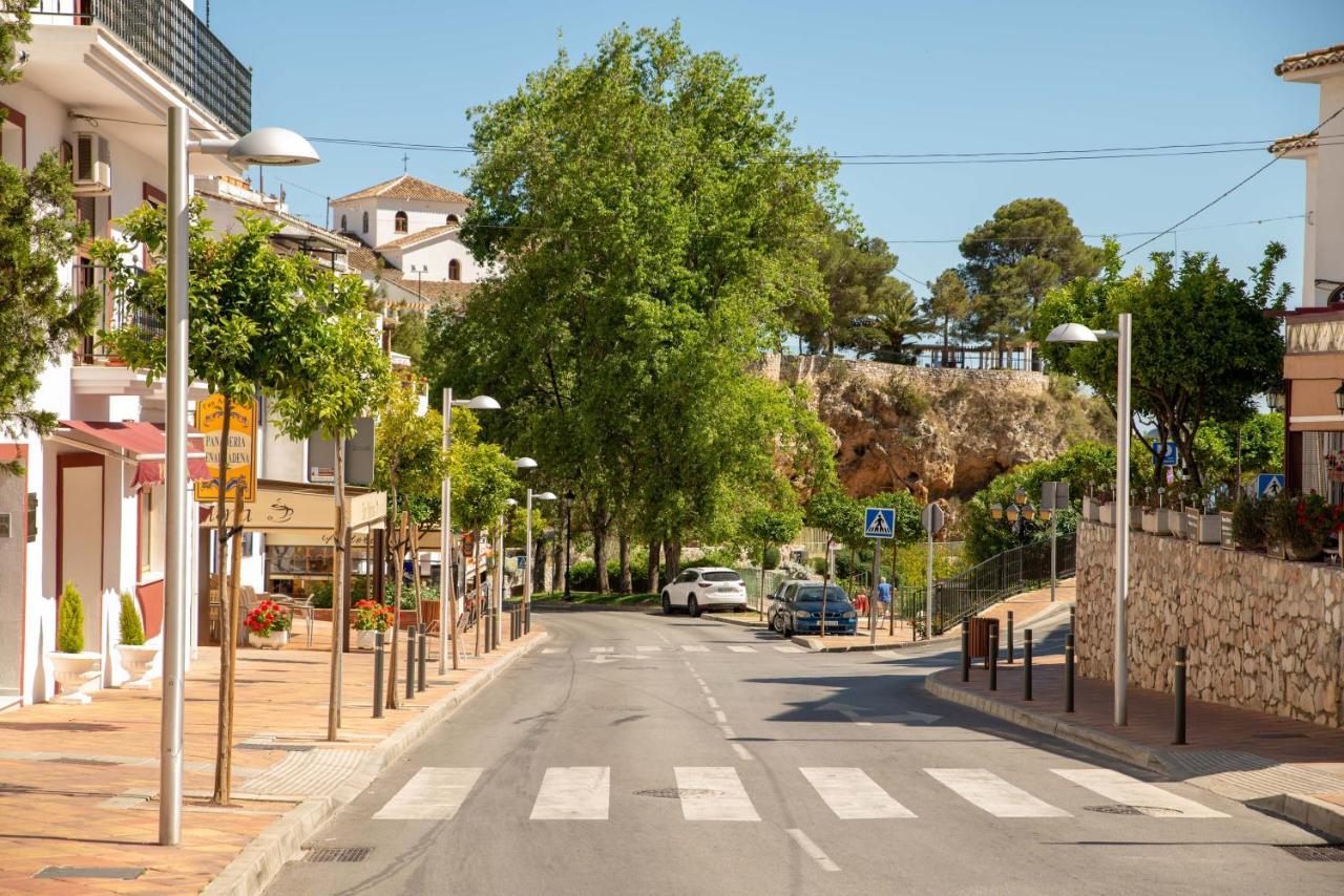Lovely Cozy 2-bedroom Residential With Patio Feriehus Benalmádena